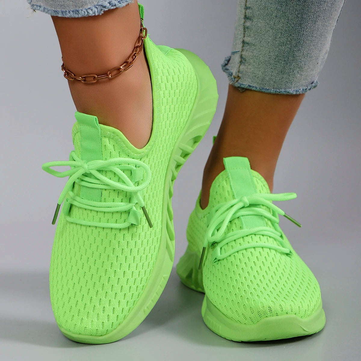 Women’s Lightweight Breathable Non-Slip Sports Shoes