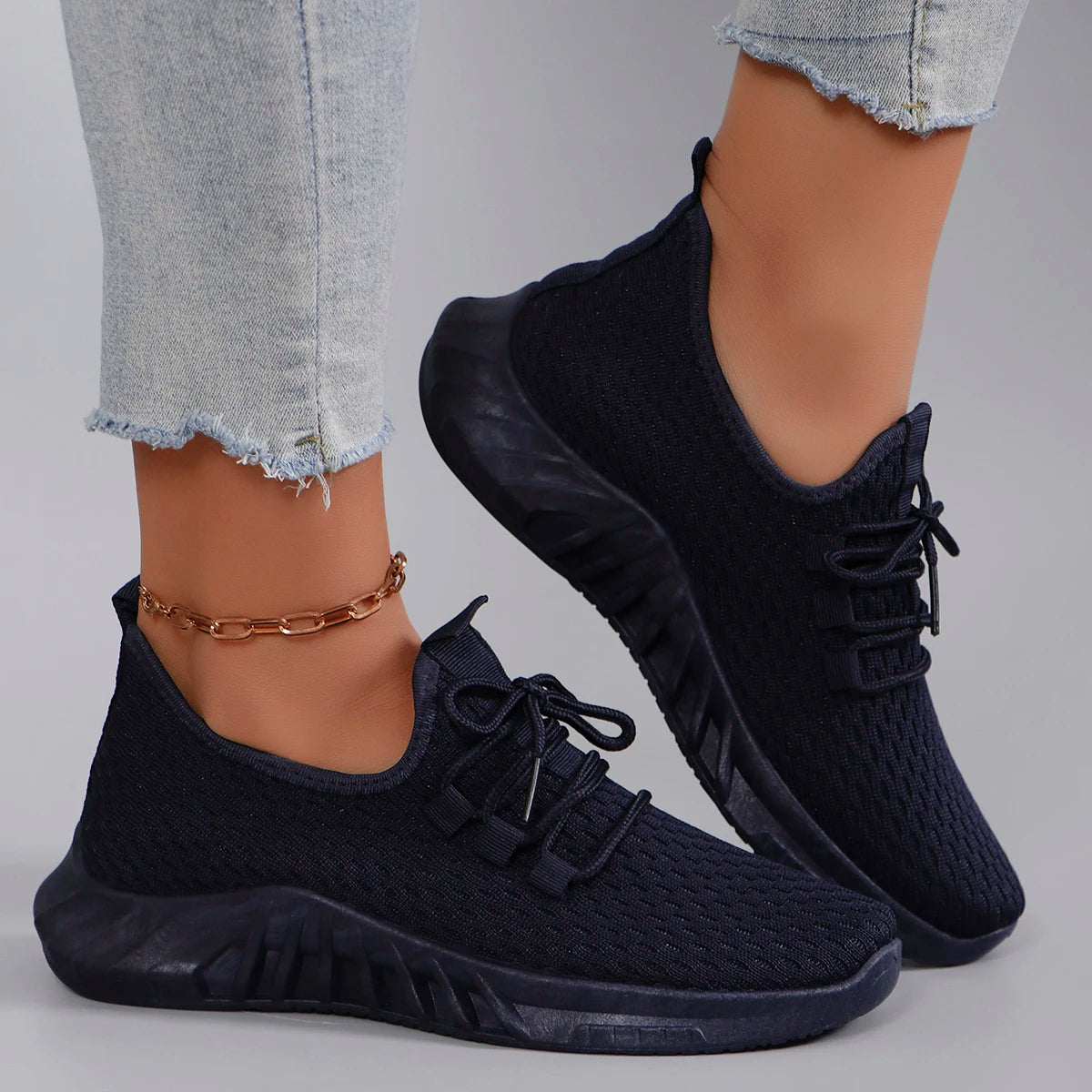 Women’s Lightweight Breathable Non-Slip Sports Shoes