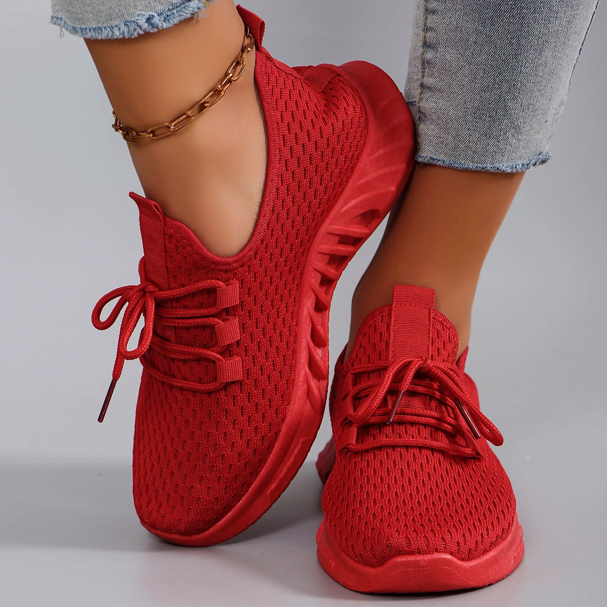 Women’s Lightweight Breathable Non-Slip Sports Shoes