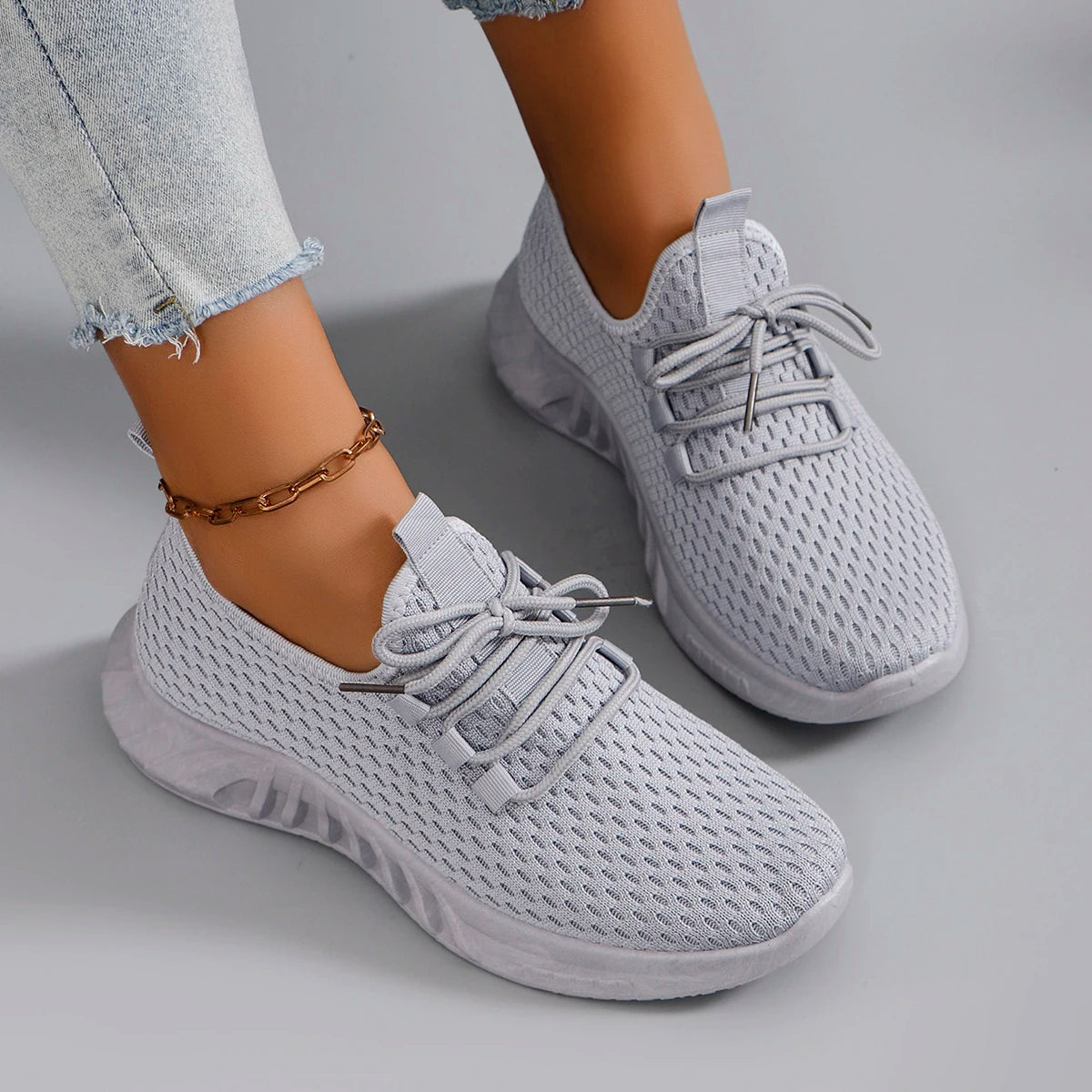 Women’s Lightweight Breathable Non-Slip Sports Shoes