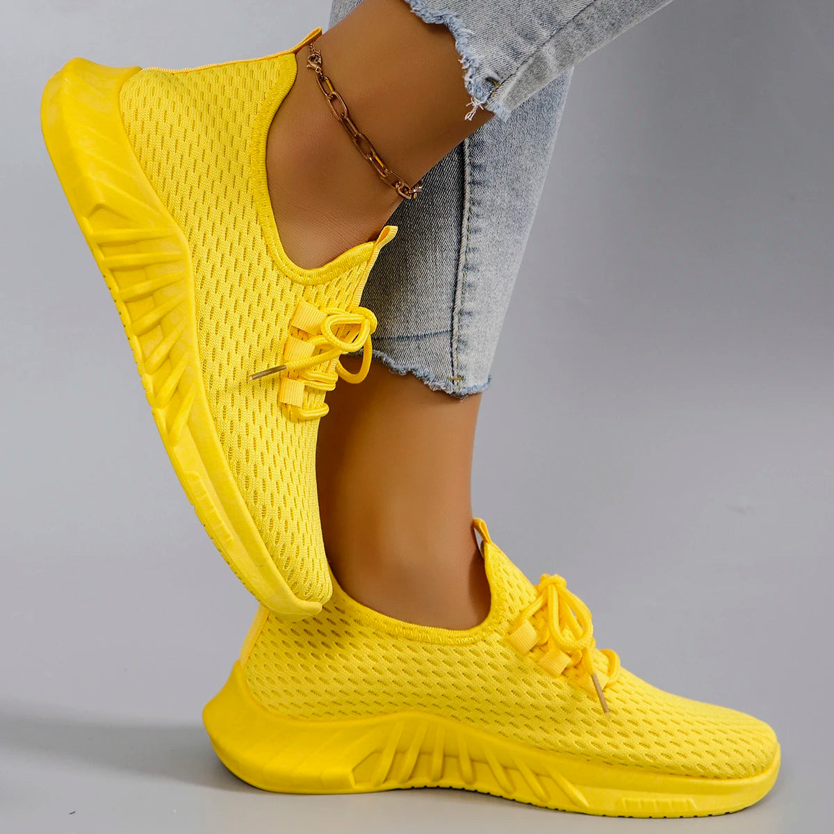 Women’s Lightweight Breathable Non-Slip Sports Shoes