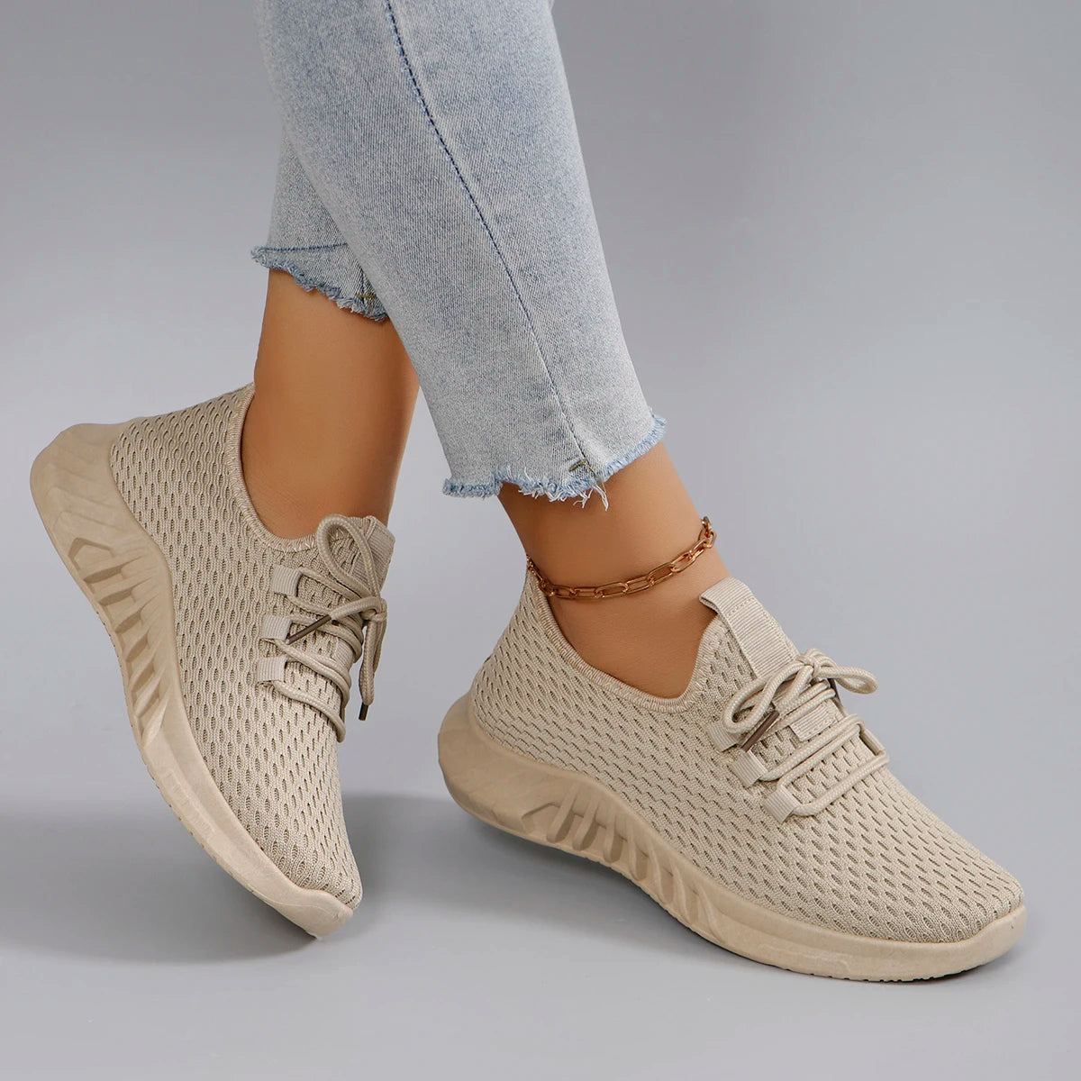 Women’s Lightweight Breathable Non-Slip Sports Shoes