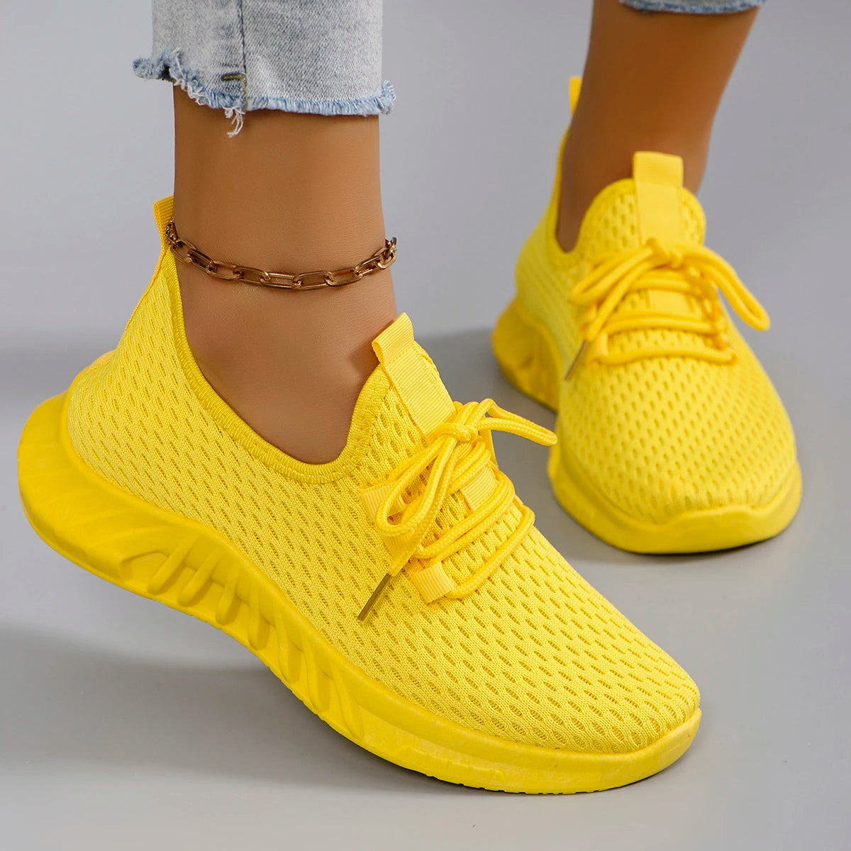 Women’s Lightweight Breathable Non-Slip Sports Shoes